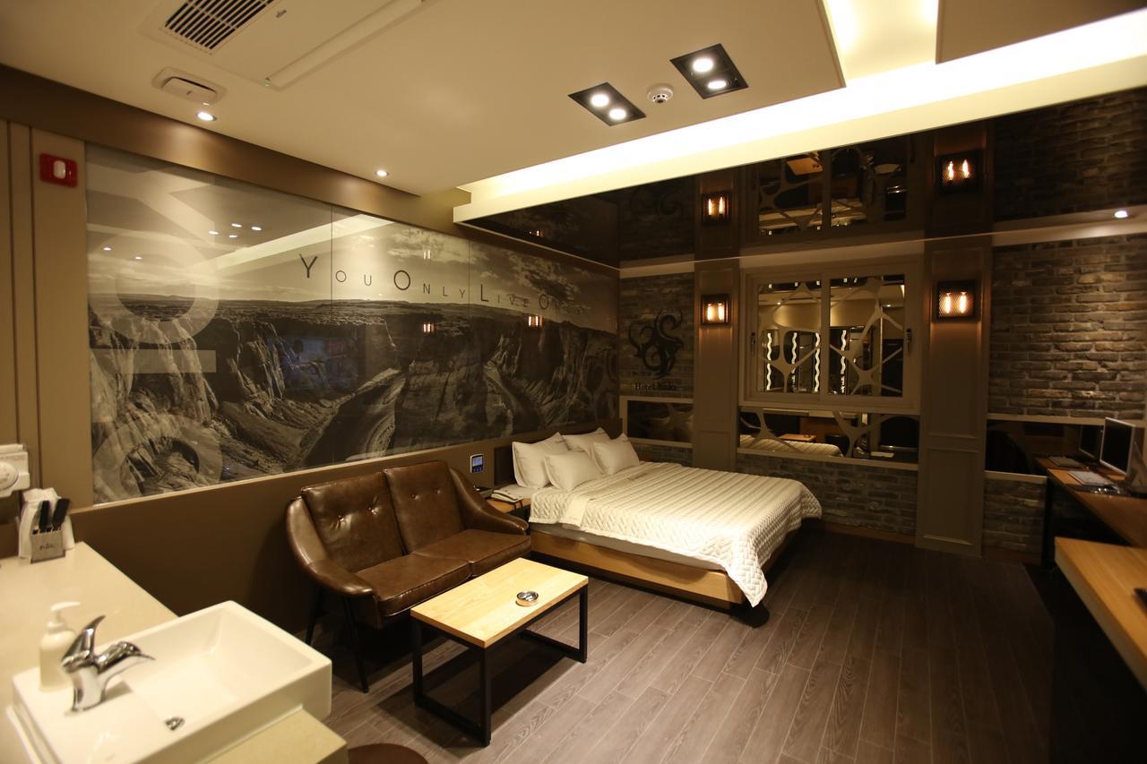 Hotel Yolo Chongnae-dong Kültér fotó
