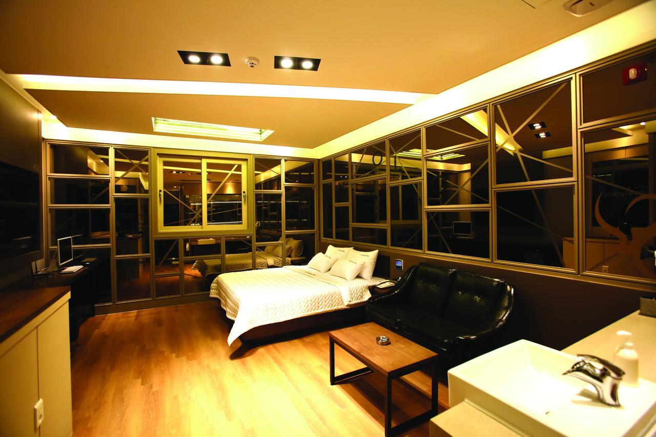 Hotel Yolo Chongnae-dong Kültér fotó