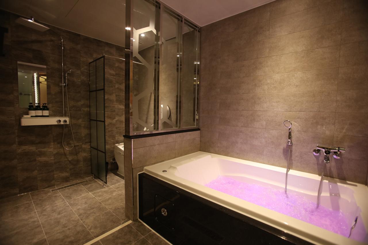 Hotel Yolo Chongnae-dong Kültér fotó