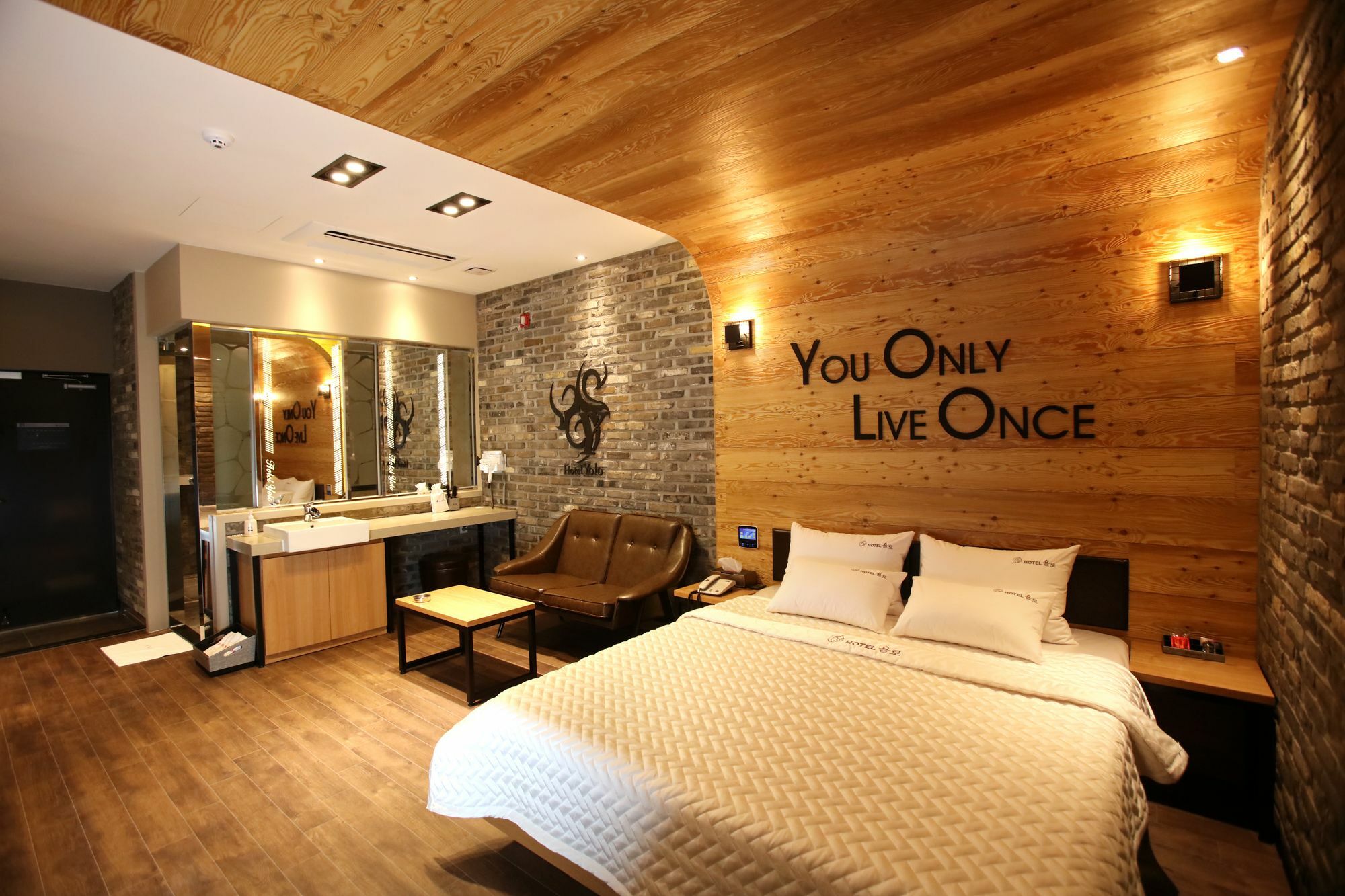Hotel Yolo Chongnae-dong Kültér fotó
